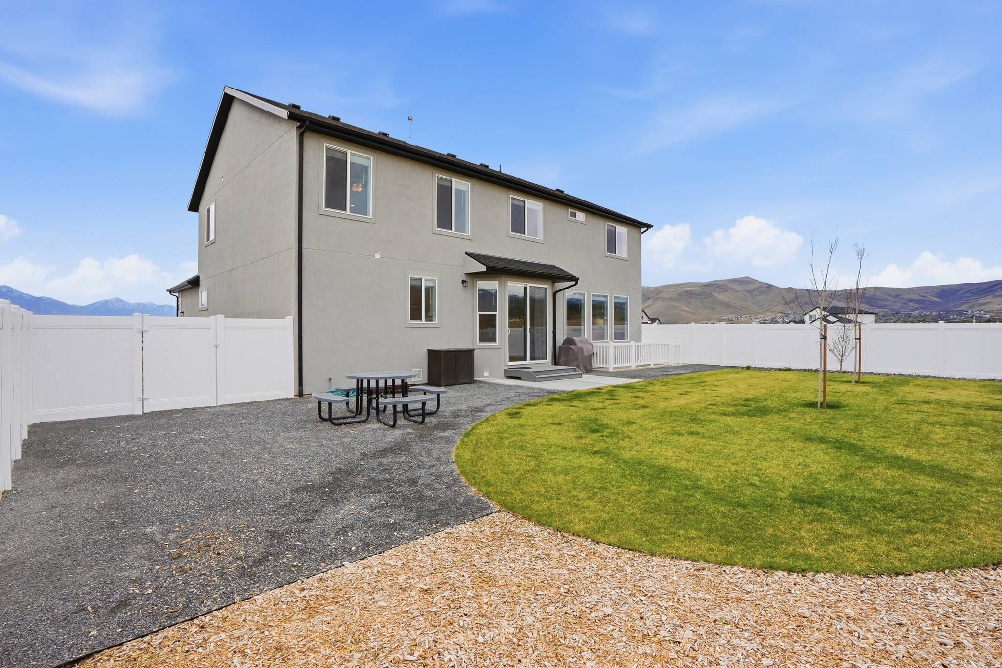 HIDDEN OAKS - Residential