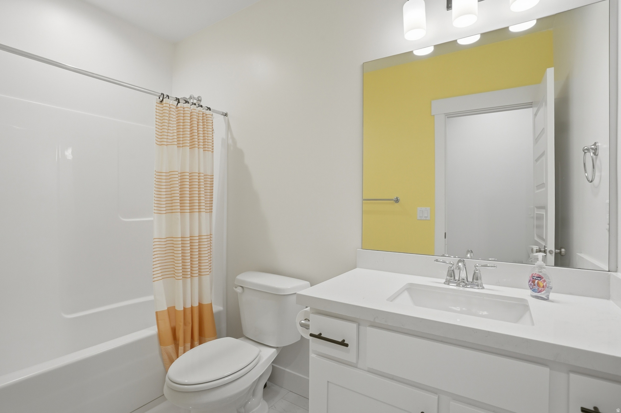 HIDDEN OAKS - Residential