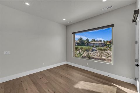 Tiny photo for 1622 S AGATE CIR, Saint George, UT 84790 (MLS # 2126277)