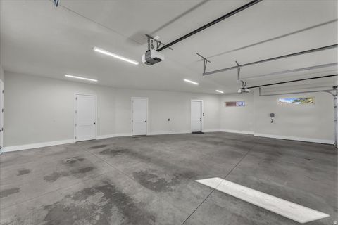 Tiny photo for 1622 S AGATE CIR, Saint George, UT 84790 (MLS # 2126277)