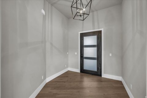 Tiny photo for 1622 S AGATE CIR, Saint George, UT 84790 (MLS # 2126277)