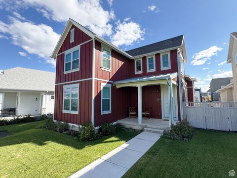 Photo of 11509 S PEBBLE POND RD, South Jordan, UT 84009 (MLS # 2118325)