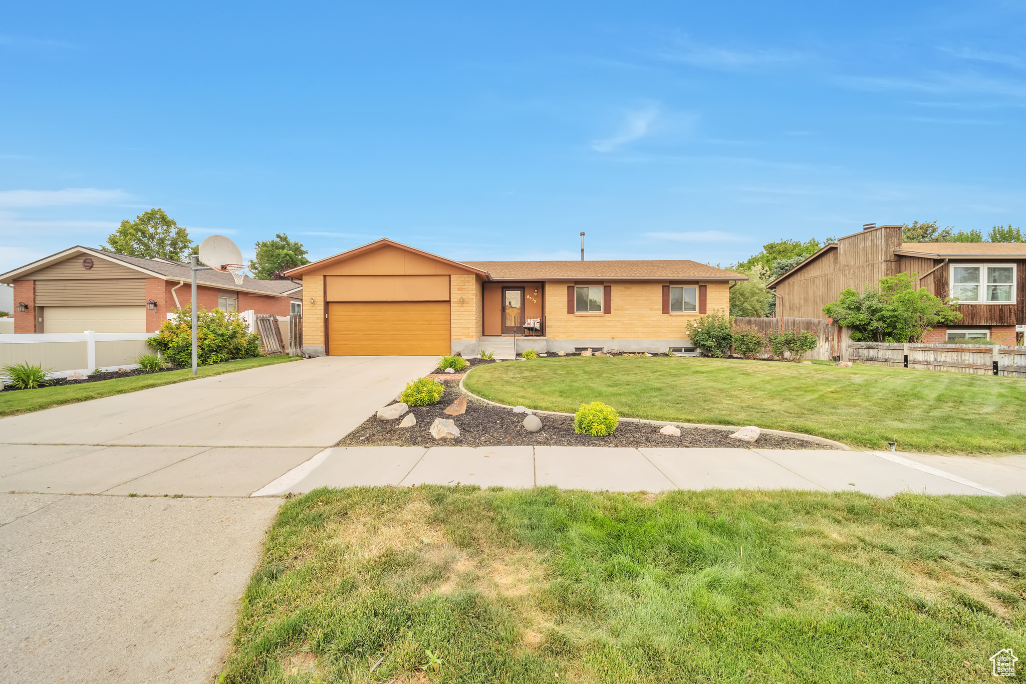 5373 S Clover Meadow Dr, Murray, Utah image 1