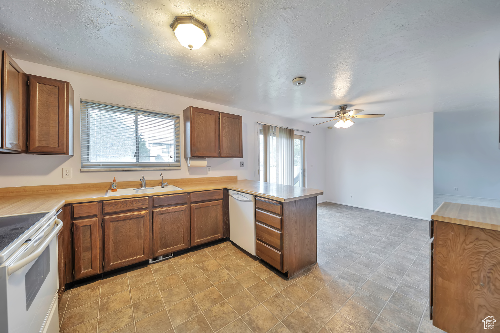 5373 S Clover Meadow Dr, Murray, Utah image 8