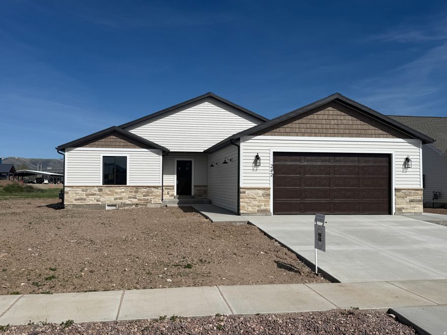 Brand new construction with a great floor plan in an all new neighborhood!  Conveniently close to all the fun activities that happens in Preston City and not too far from downtown. The great room is vaulted, spacious and ready to entertain your guests. The kitchen is also a great setup with solid surface countertop's. Also, features a large mater suit as well.