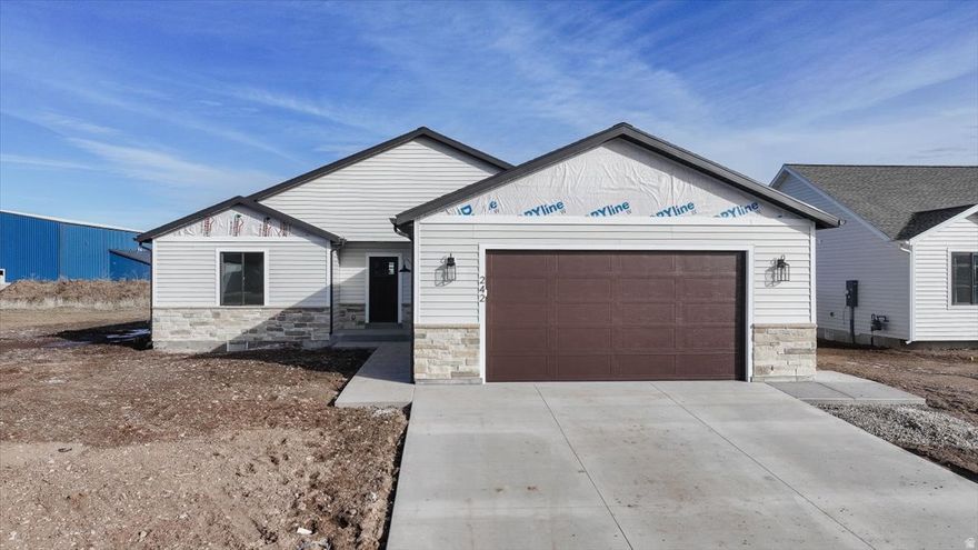 Brand new construction with a great floor plan in an all new neighborhood!  Conveniently close to all the fun activities that happens in Preston City and not too far from downtown. The great room is vaulted, spacious and ready to entertain your guests. The kitchen is also a great setup with solid surface countertop's. Also, features a large mater suit as well.