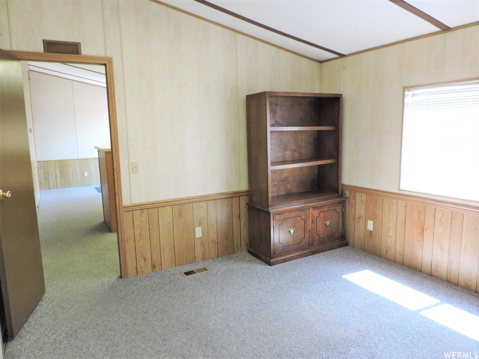 DELTA ESTATES - Commercial Lease