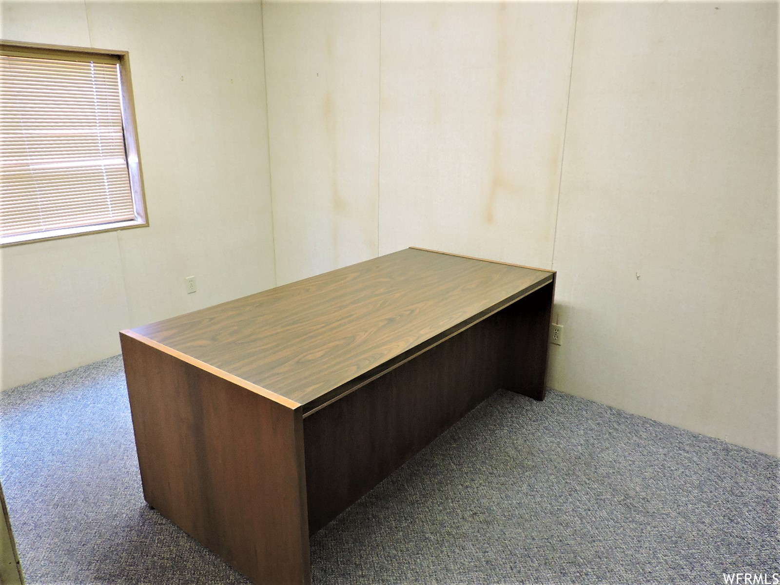 DELTA ESTATES - Commercial Lease