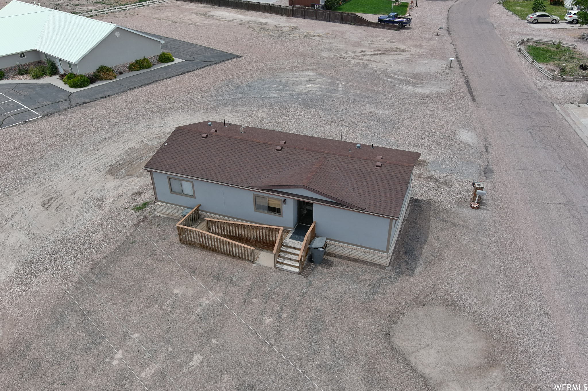 DELTA ESTATES - Commercial Lease