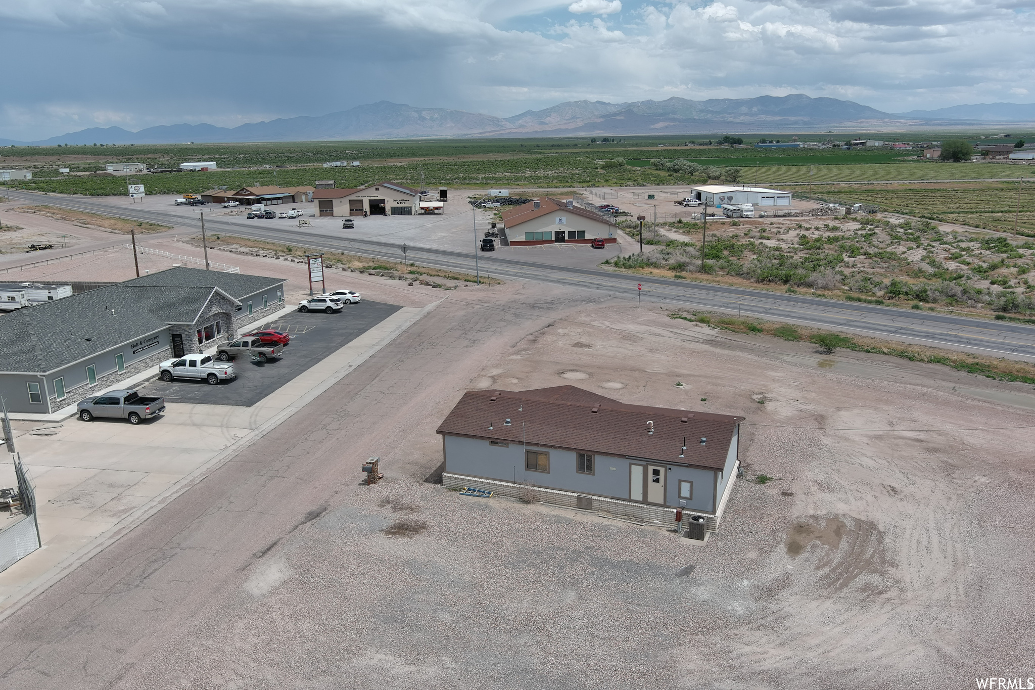 DELTA ESTATES - Commercial Lease