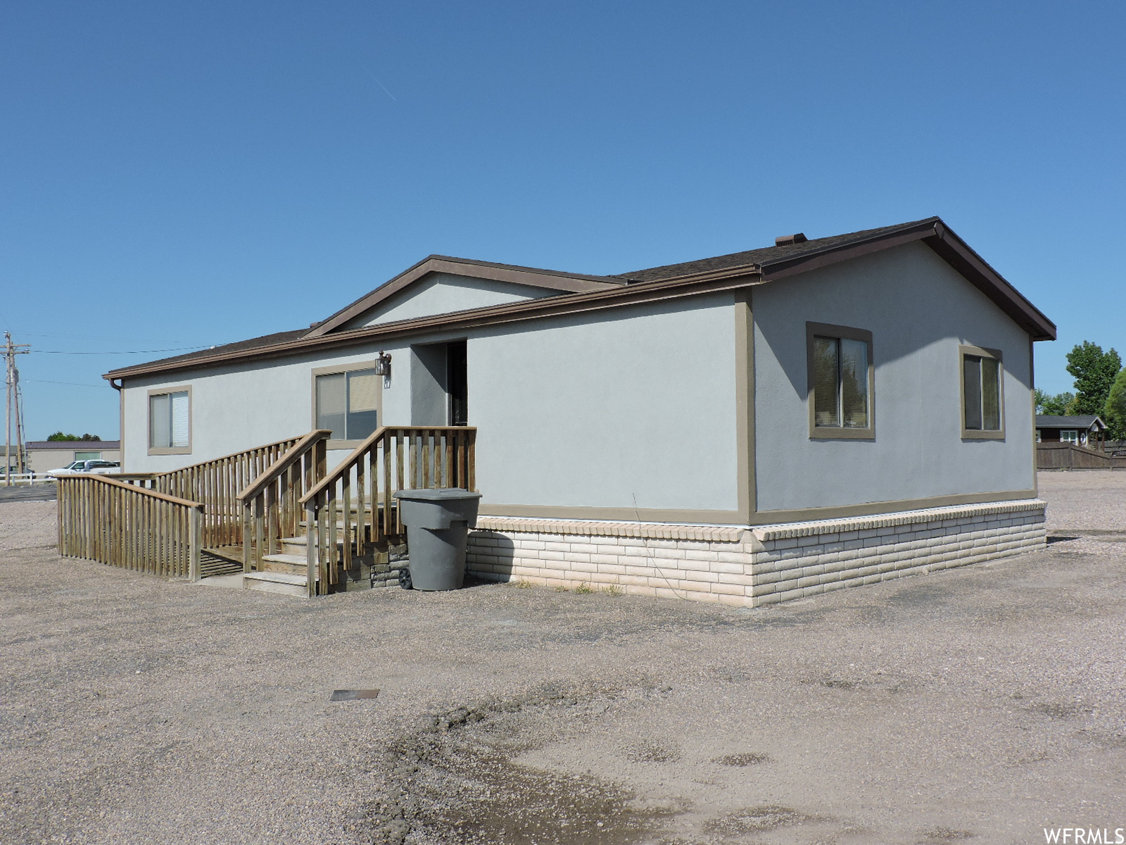 DELTA ESTATES - Commercial Lease