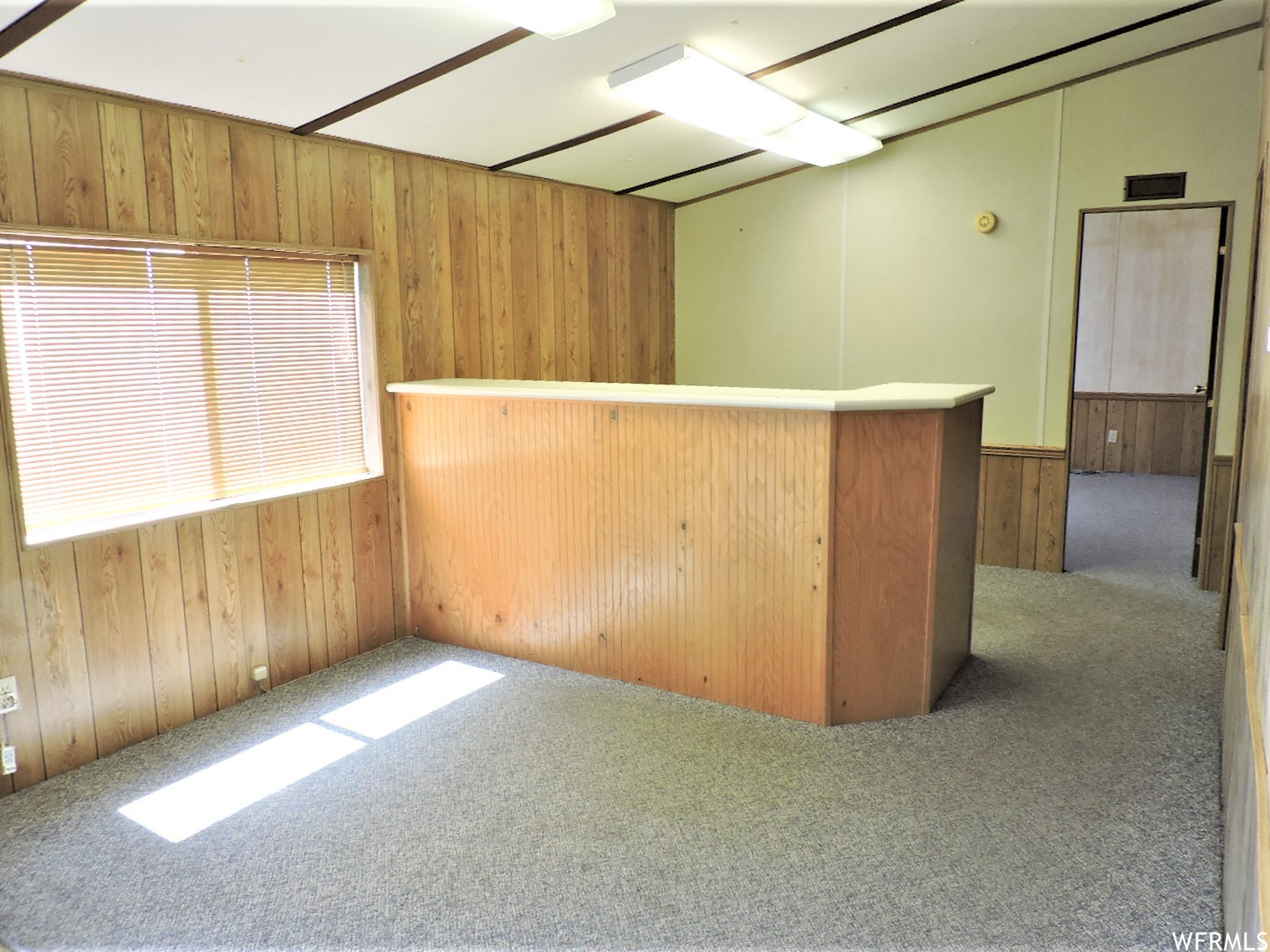 DELTA ESTATES - Commercial Lease