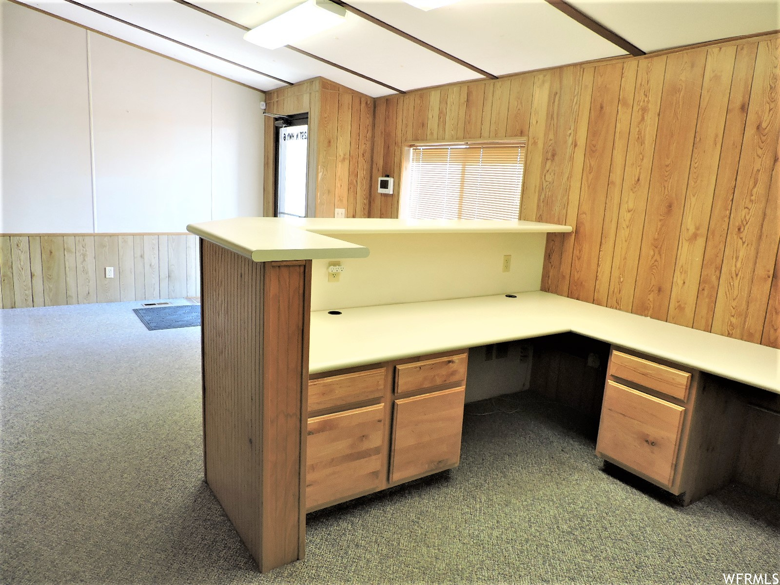 DELTA ESTATES - Commercial Lease