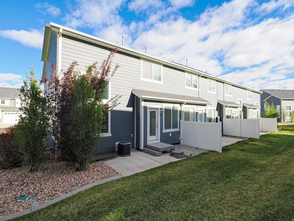 Photo of 15335 S TARAWA DR W, Bluffdale, UT 84065 (MLS # 2148255)