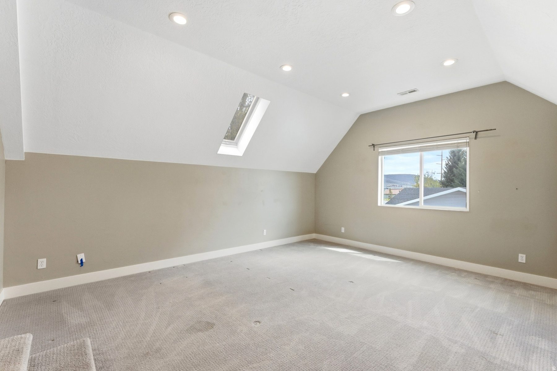 SOUTH SUMMIT - Residential