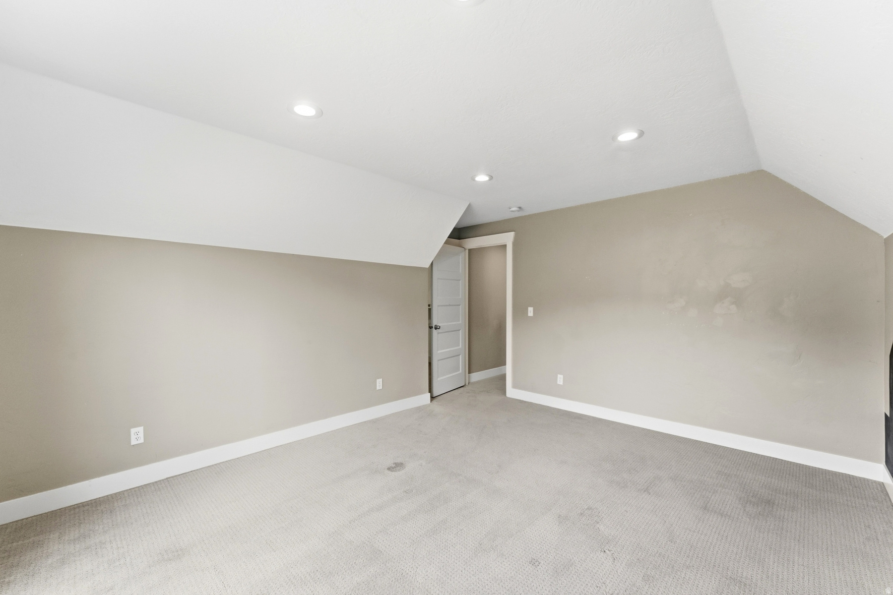 SOUTH SUMMIT - Residential