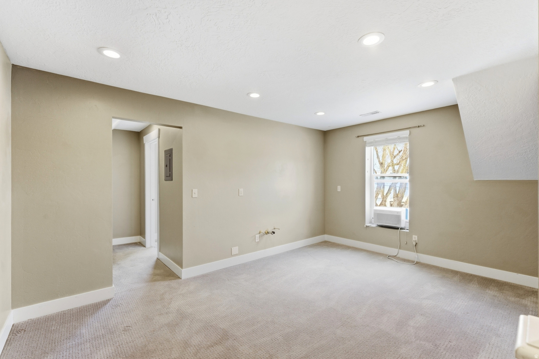 SOUTH SUMMIT - Residential
