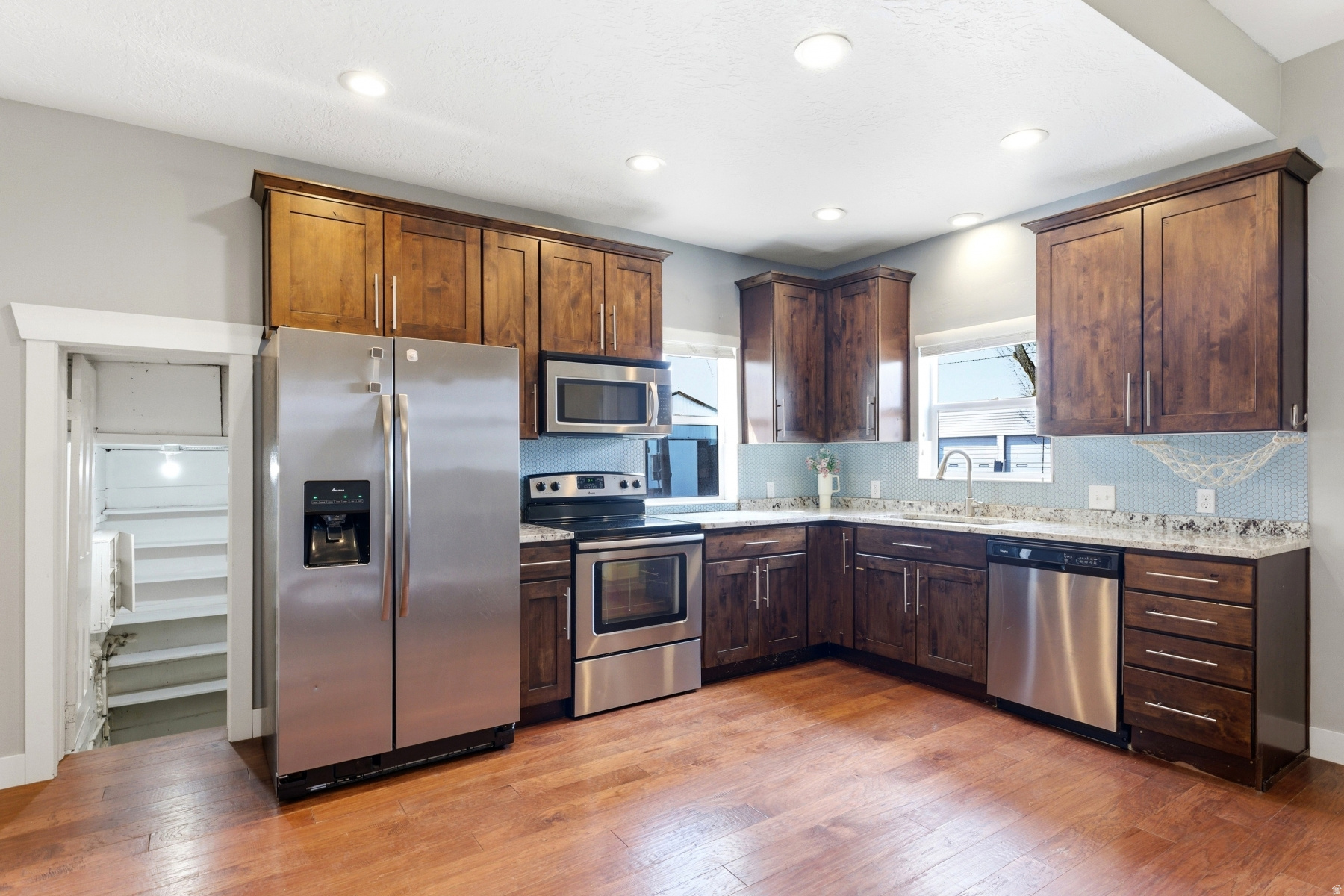 SOUTH SUMMIT - Residential