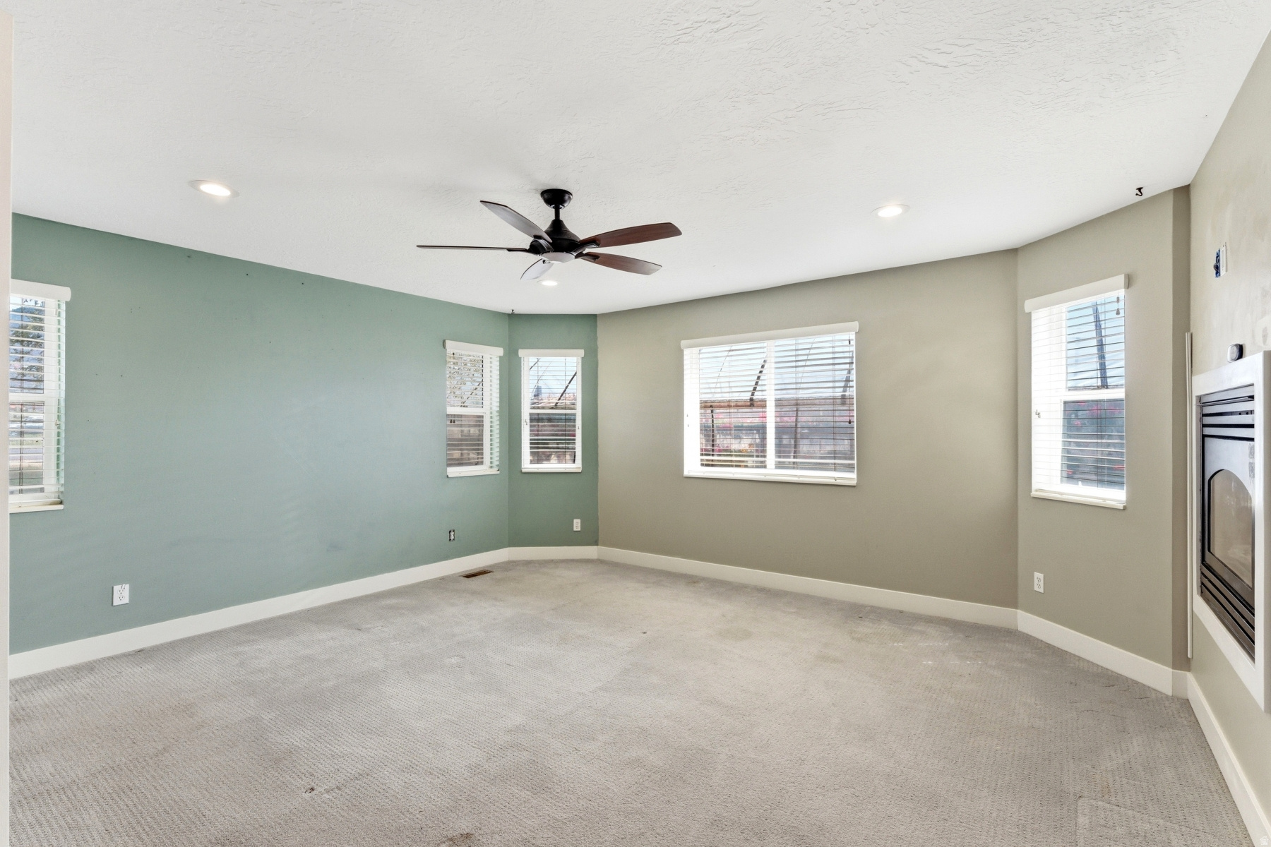SOUTH SUMMIT - Residential