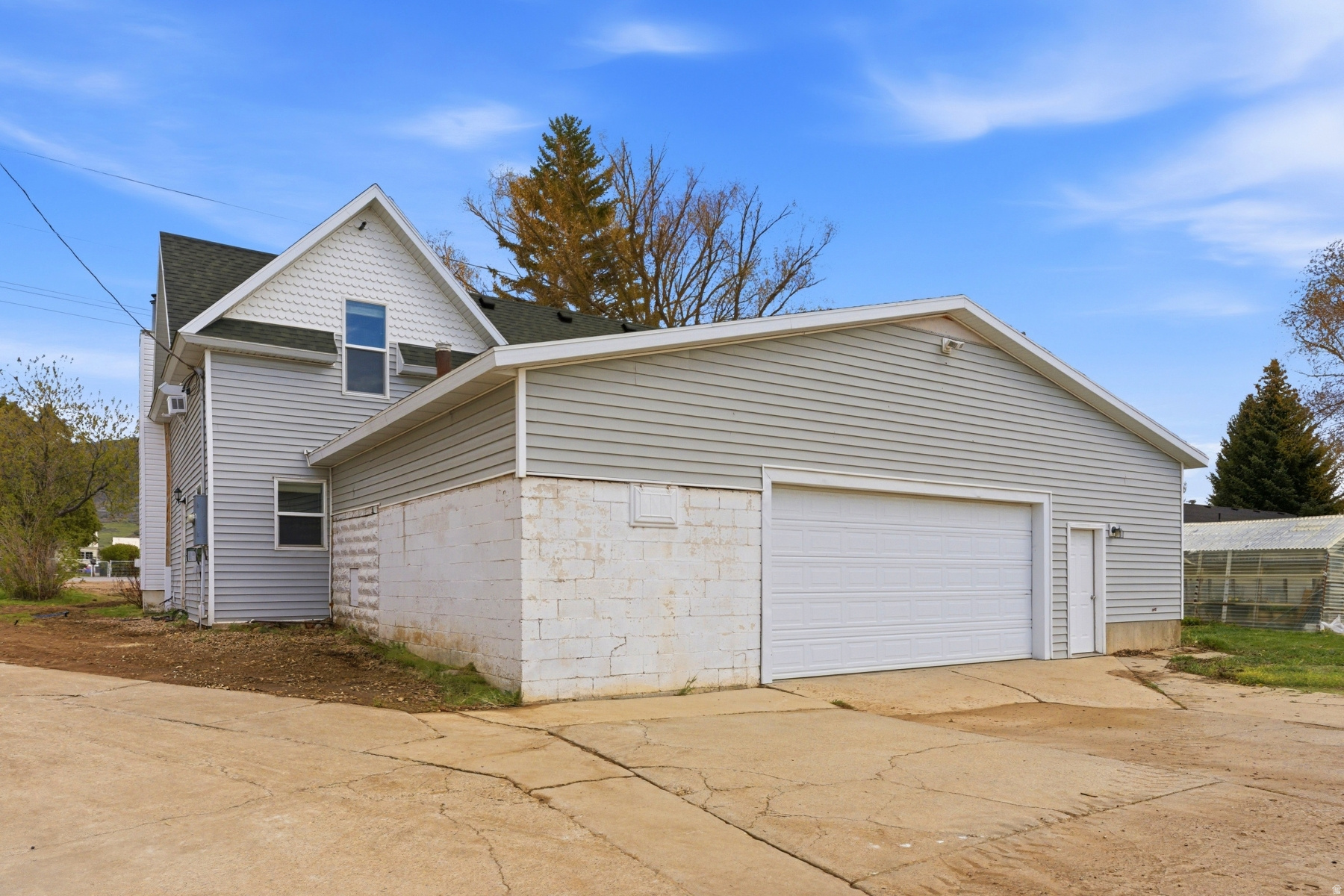 SOUTH SUMMIT - Residential