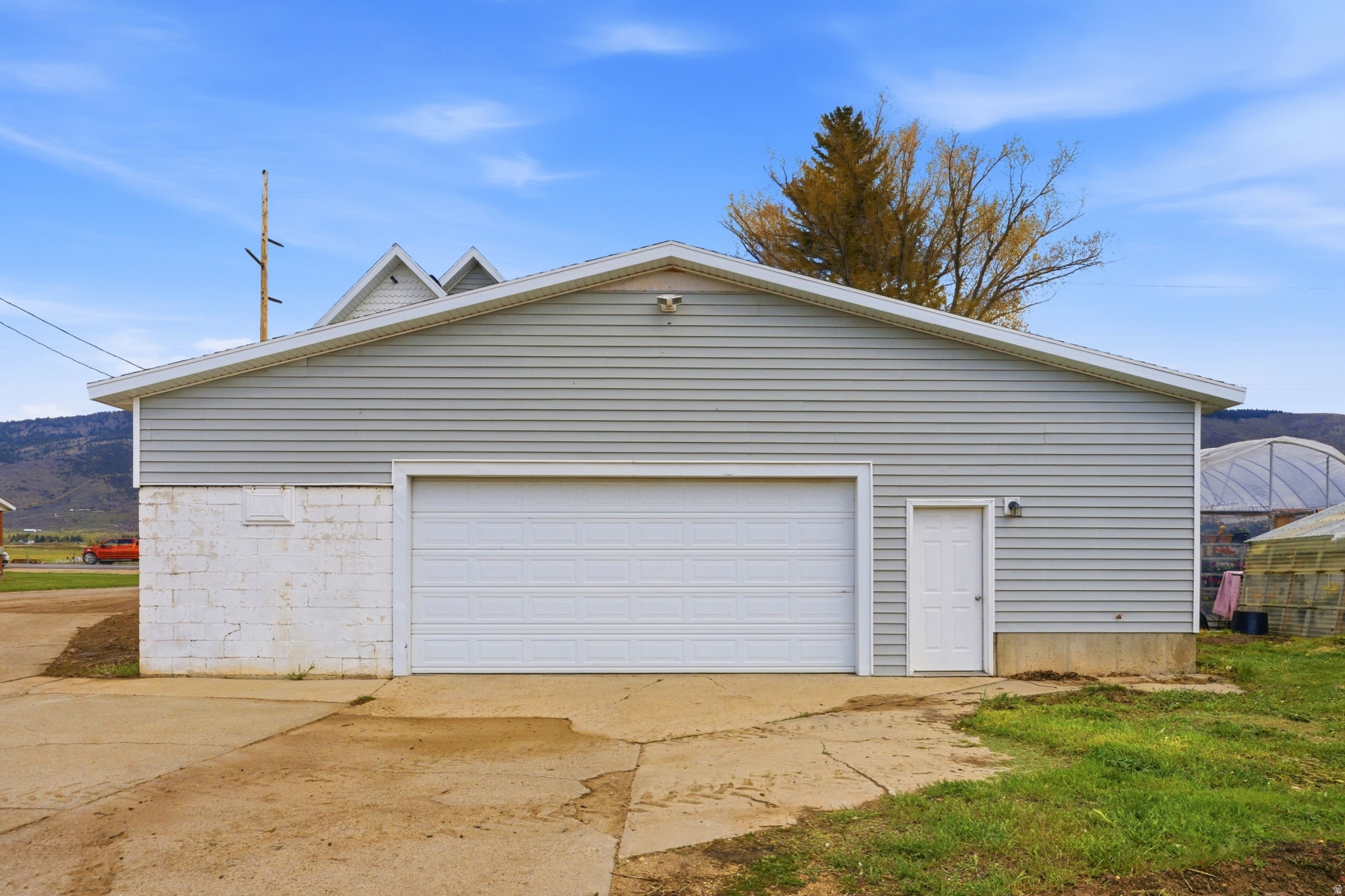 SOUTH SUMMIT - Residential