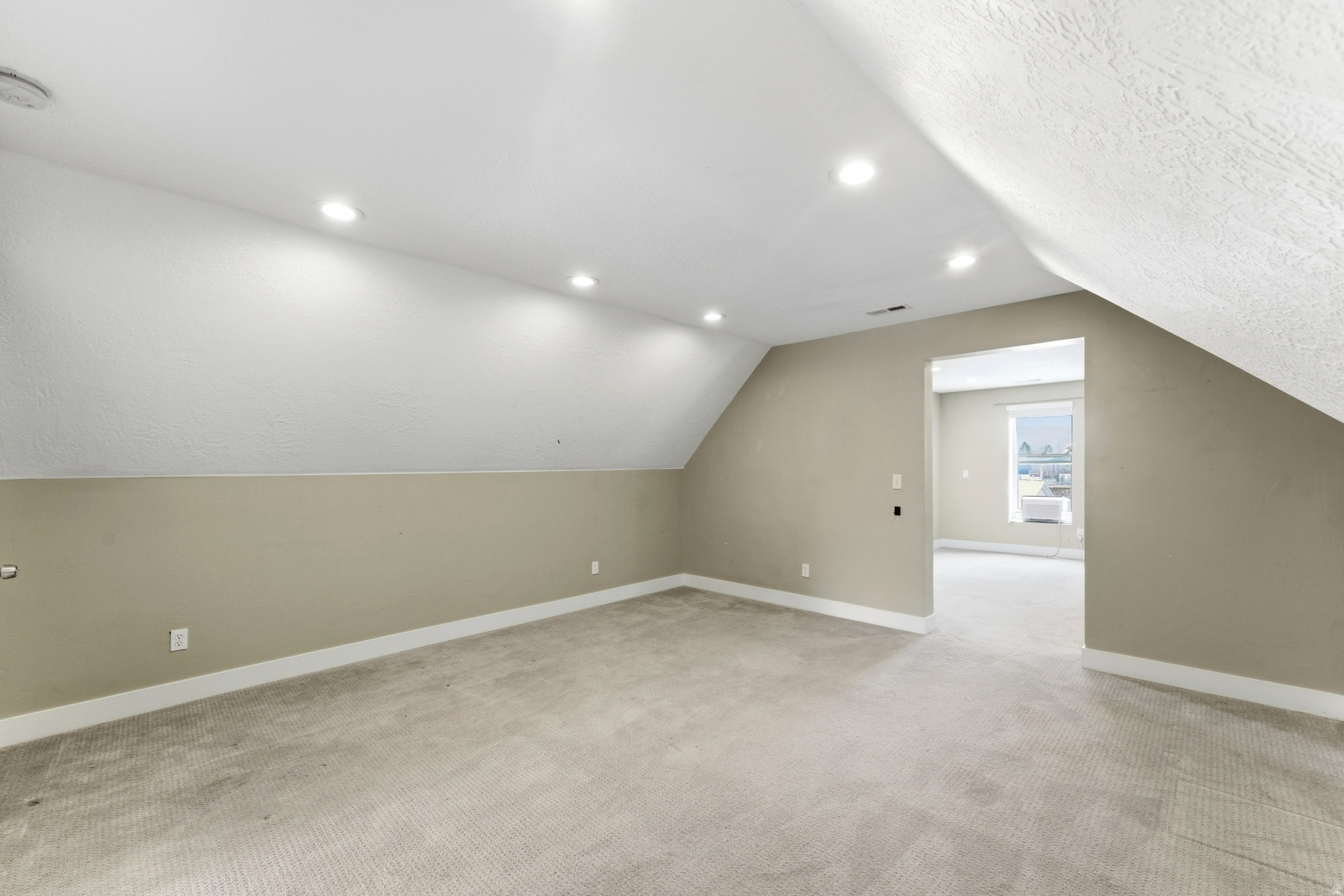 SOUTH SUMMIT - Residential