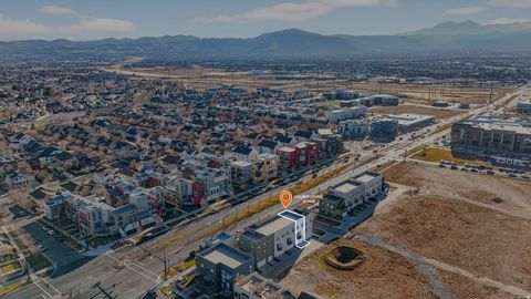 Tiny photo for 5004 W DAYBREAK PKWY, South Jordan, UT 84009 (MLS # 2128373)