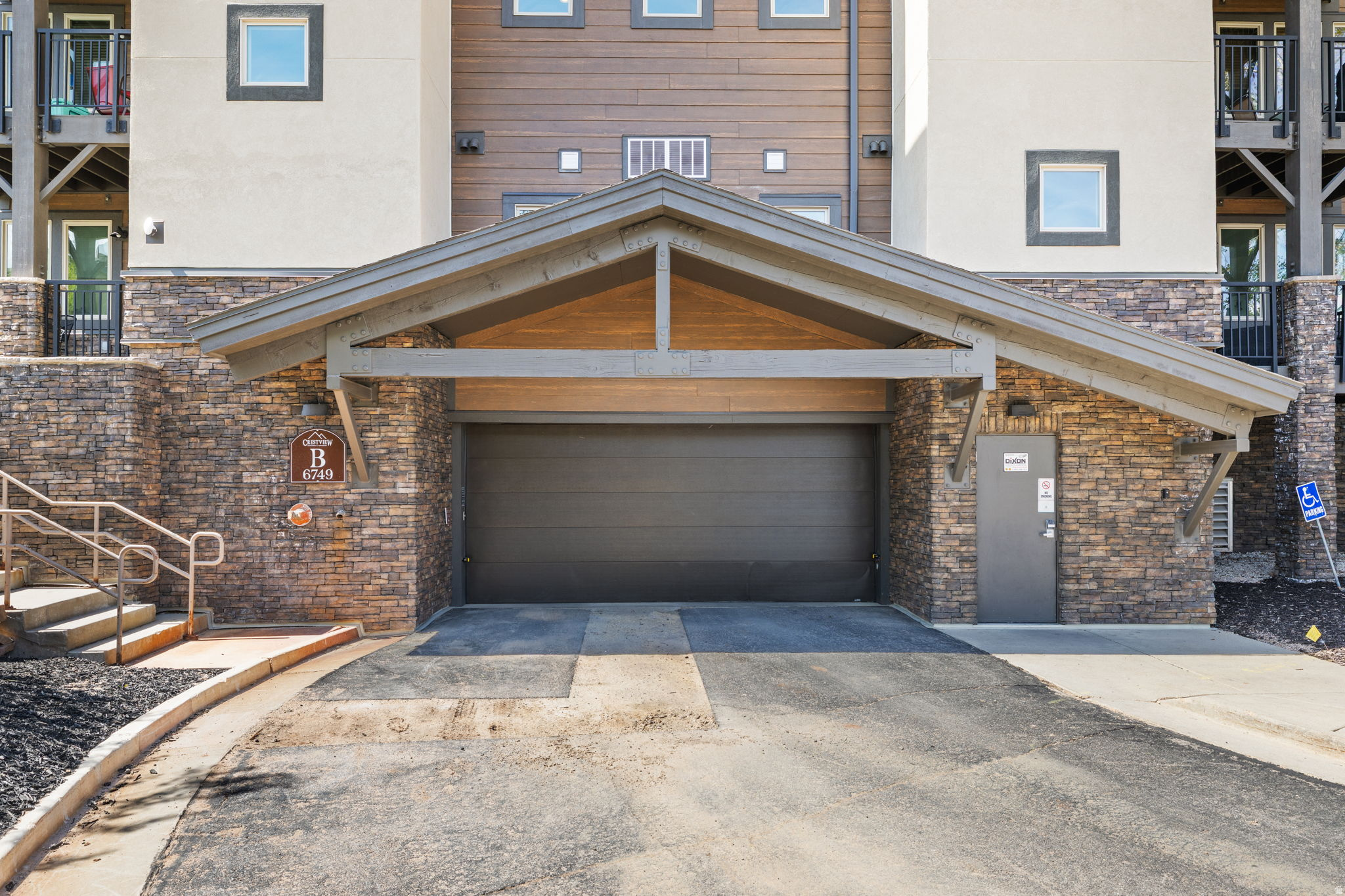 CRESTVIEW - Residential