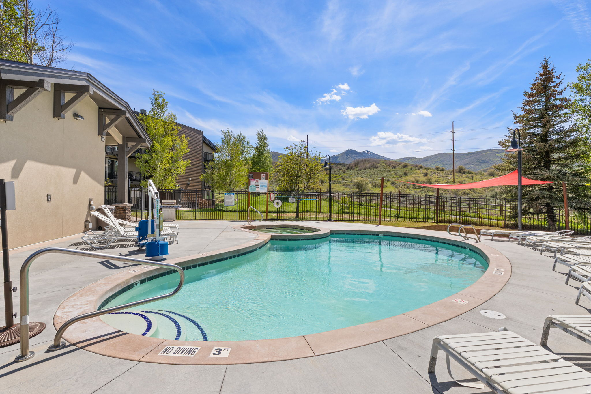 CRESTVIEW - Residential