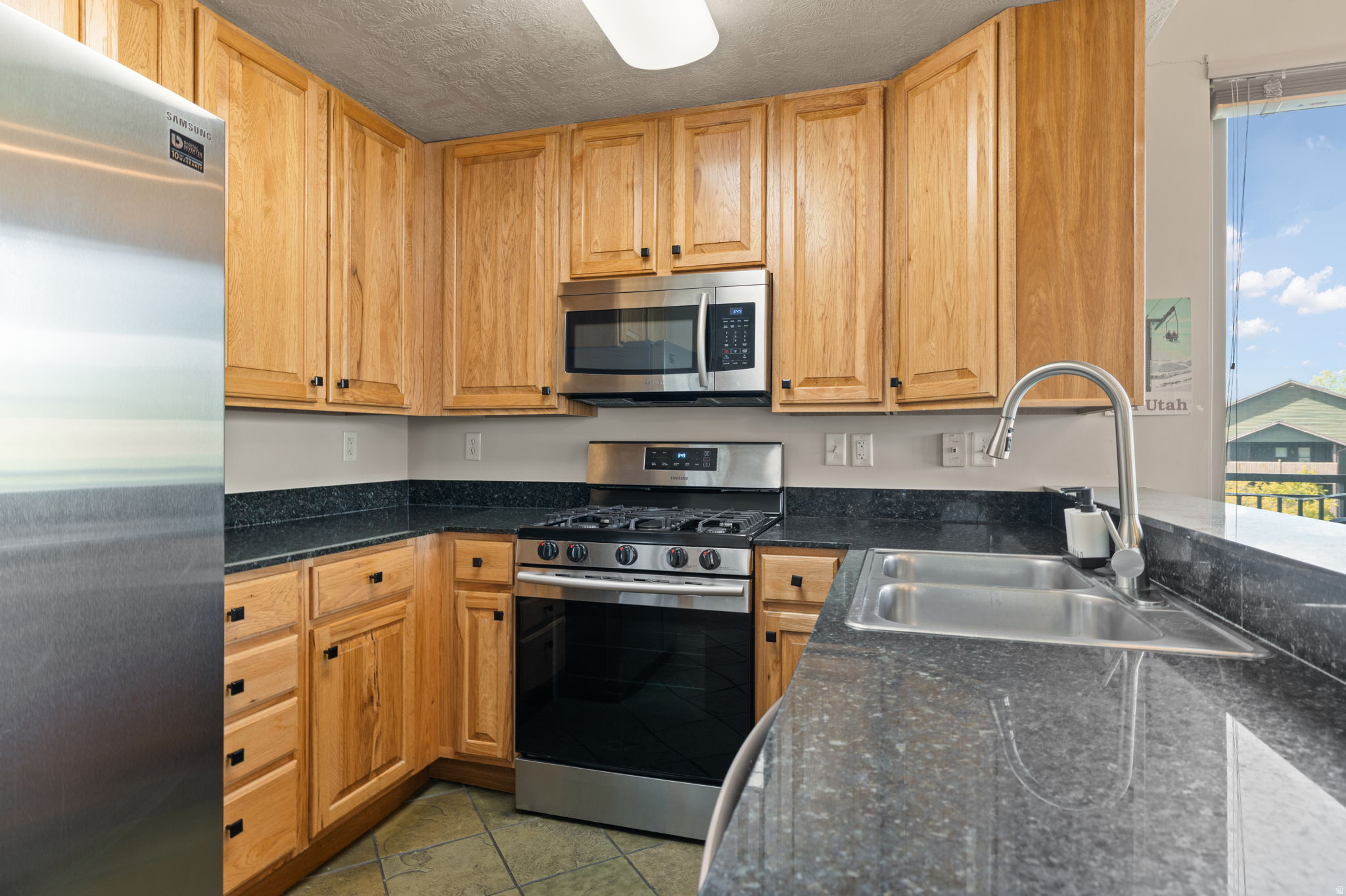 CRESTVIEW - Residential