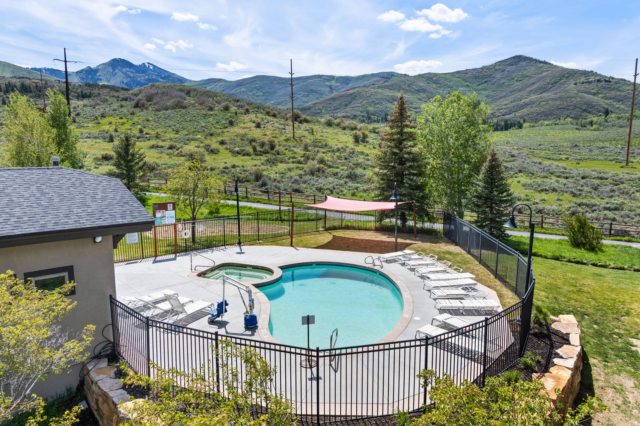 CRESTVIEW - Residential