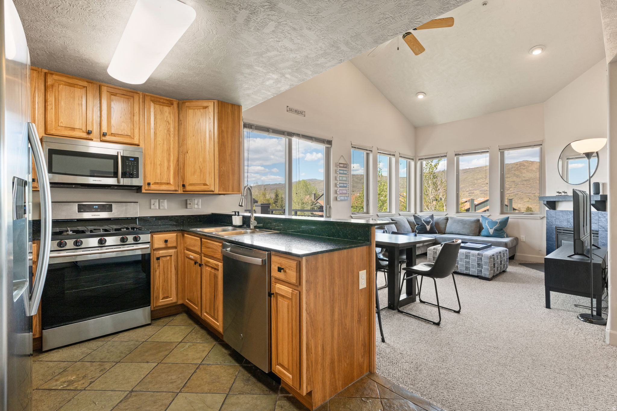 CRESTVIEW - Residential