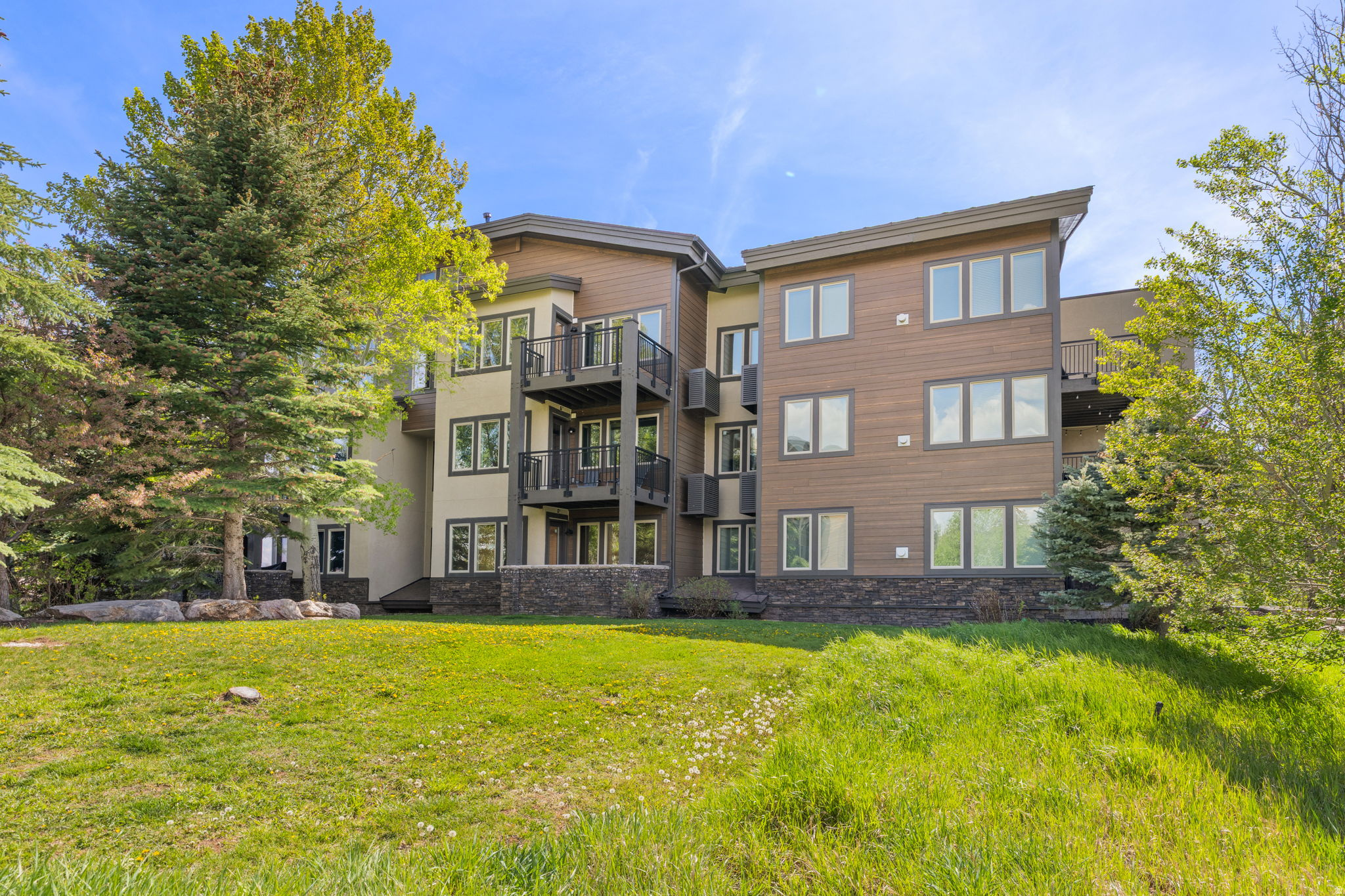 CRESTVIEW - Residential