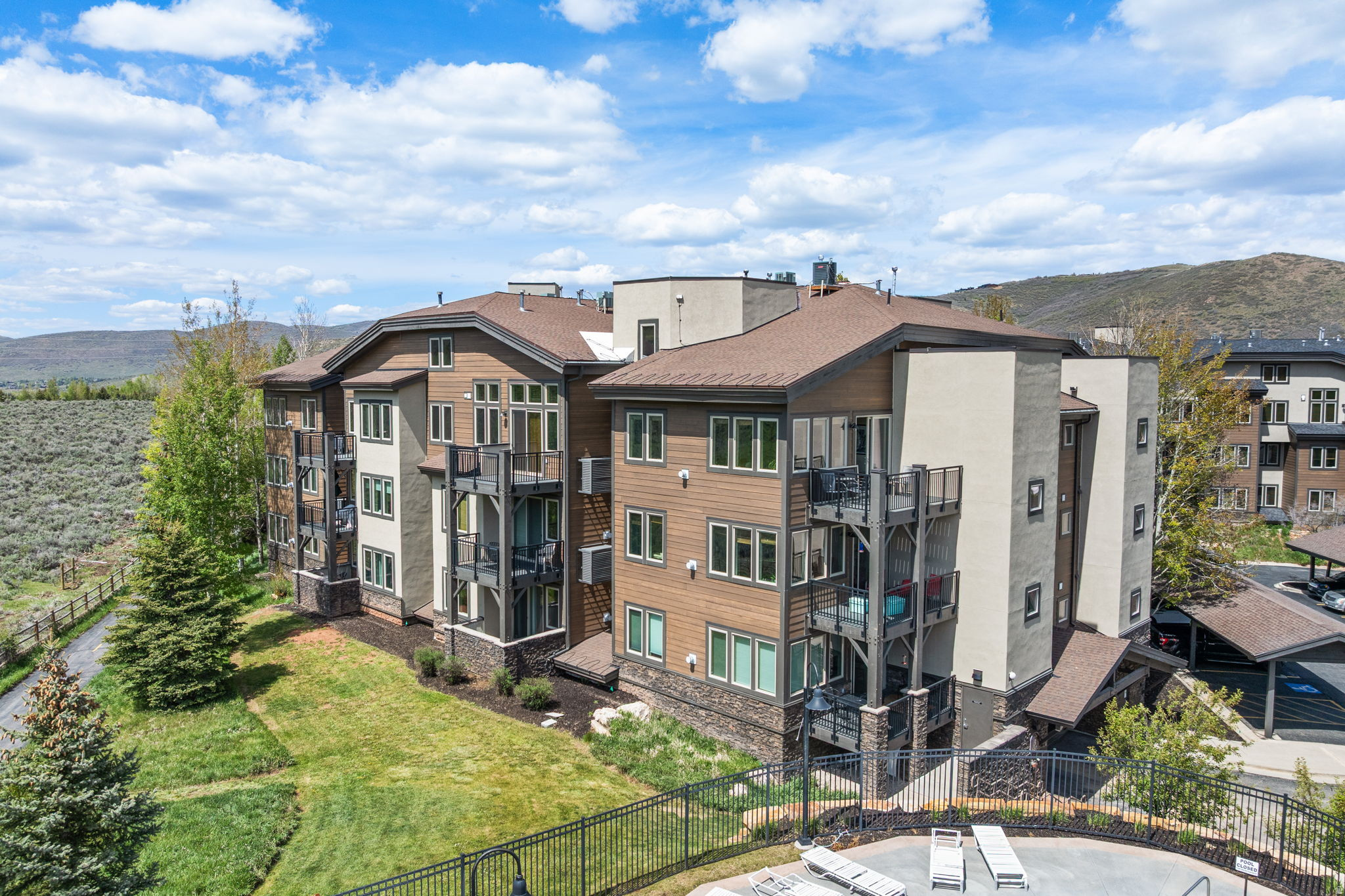 CRESTVIEW - Residential