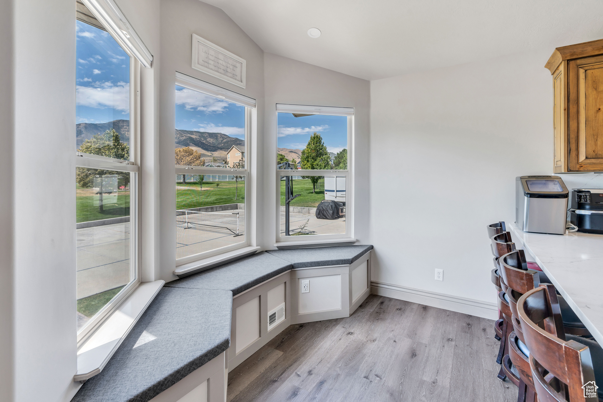 PELICAN BAY - Residential