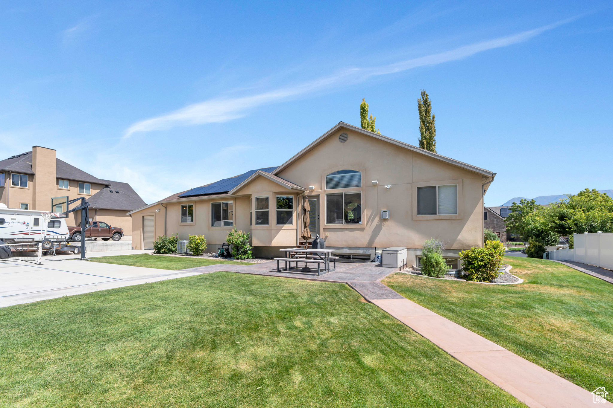 PELICAN BAY - Residential