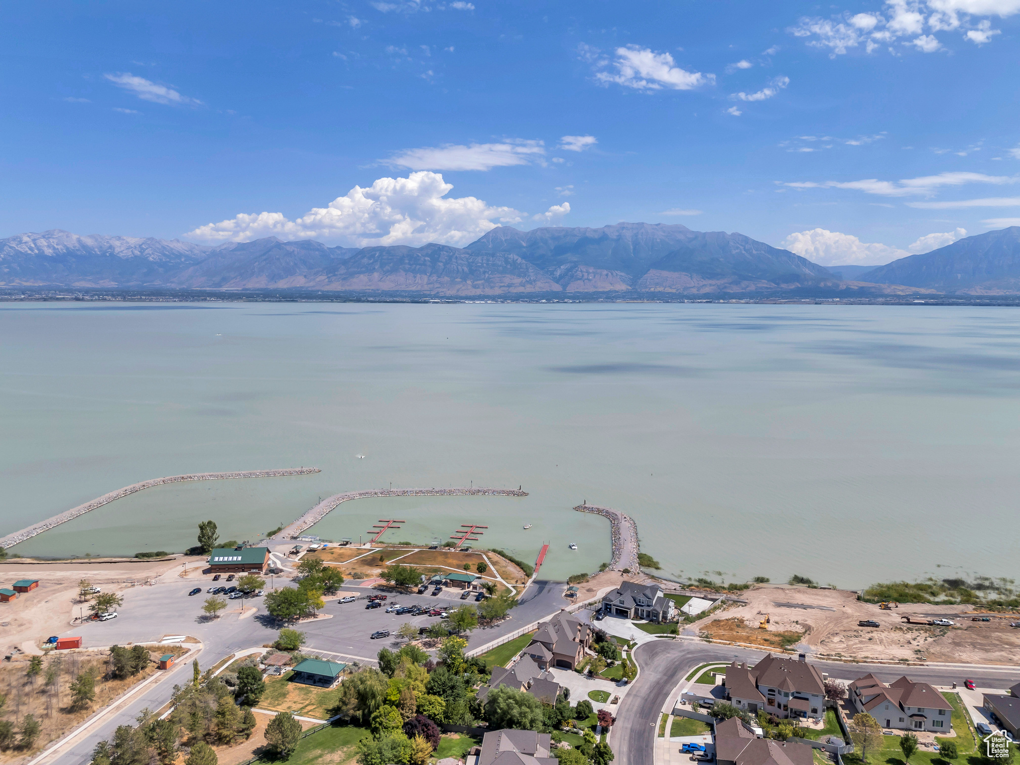 PELICAN BAY - Residential