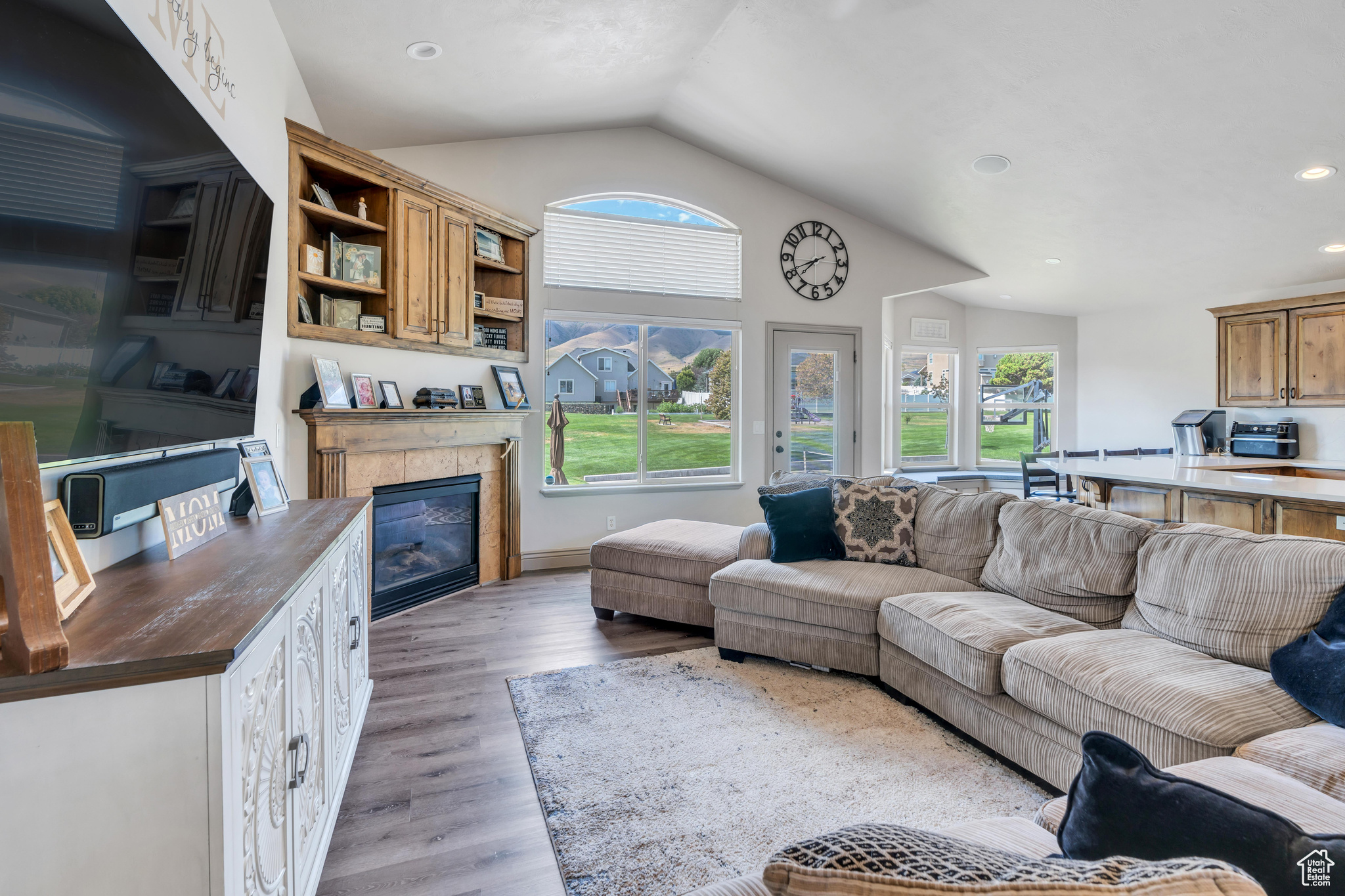 PELICAN BAY - Residential