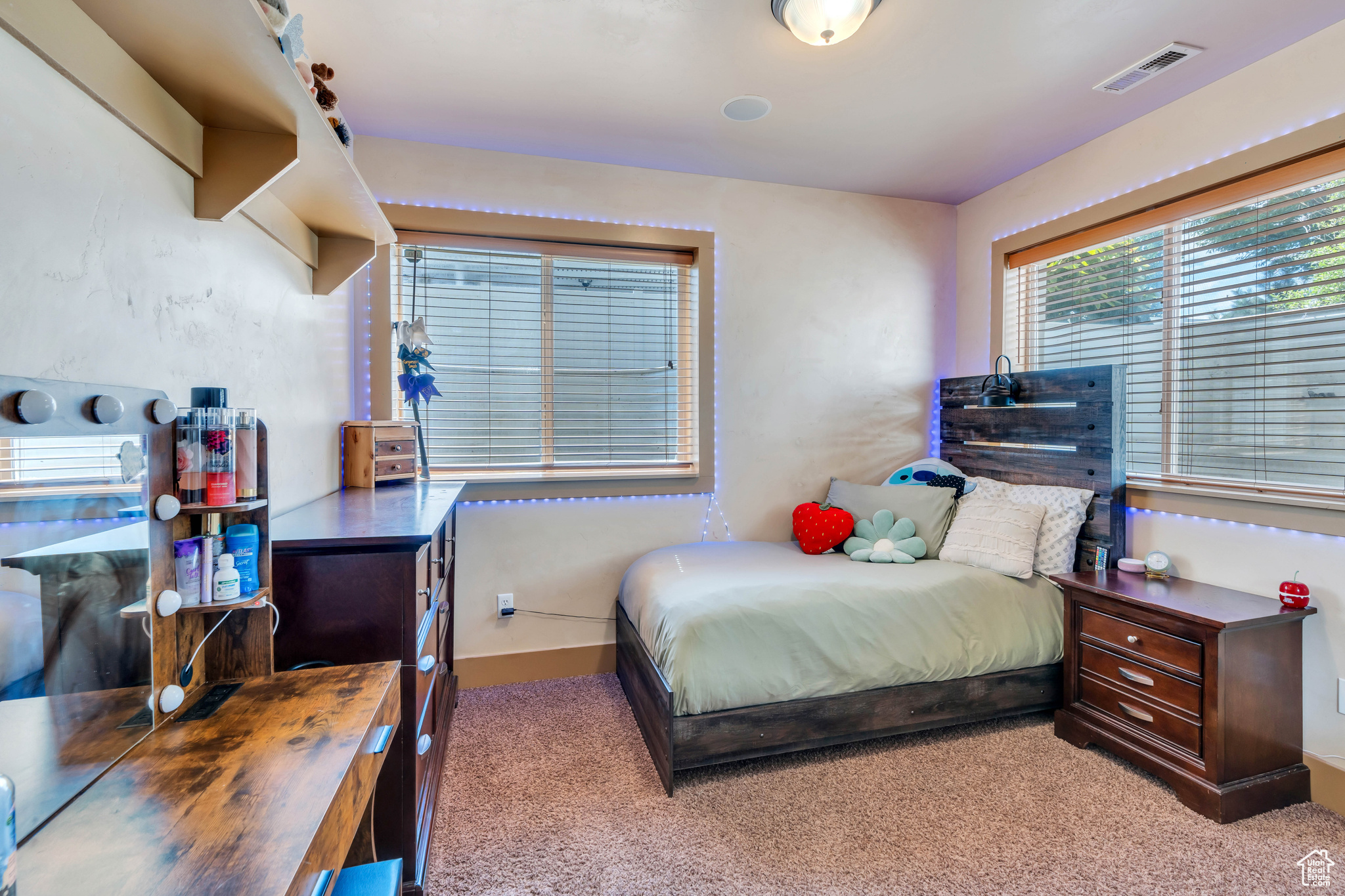 PELICAN BAY - Residential