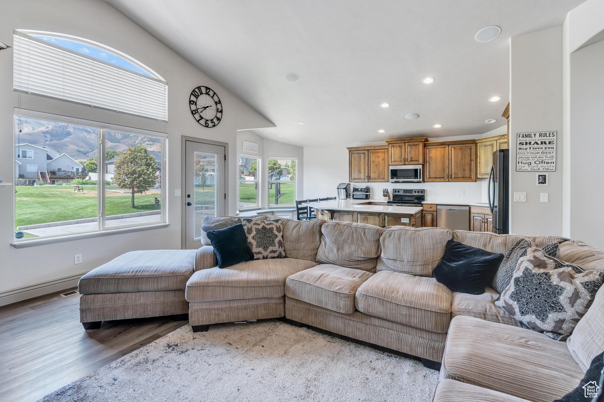 PELICAN BAY - Residential