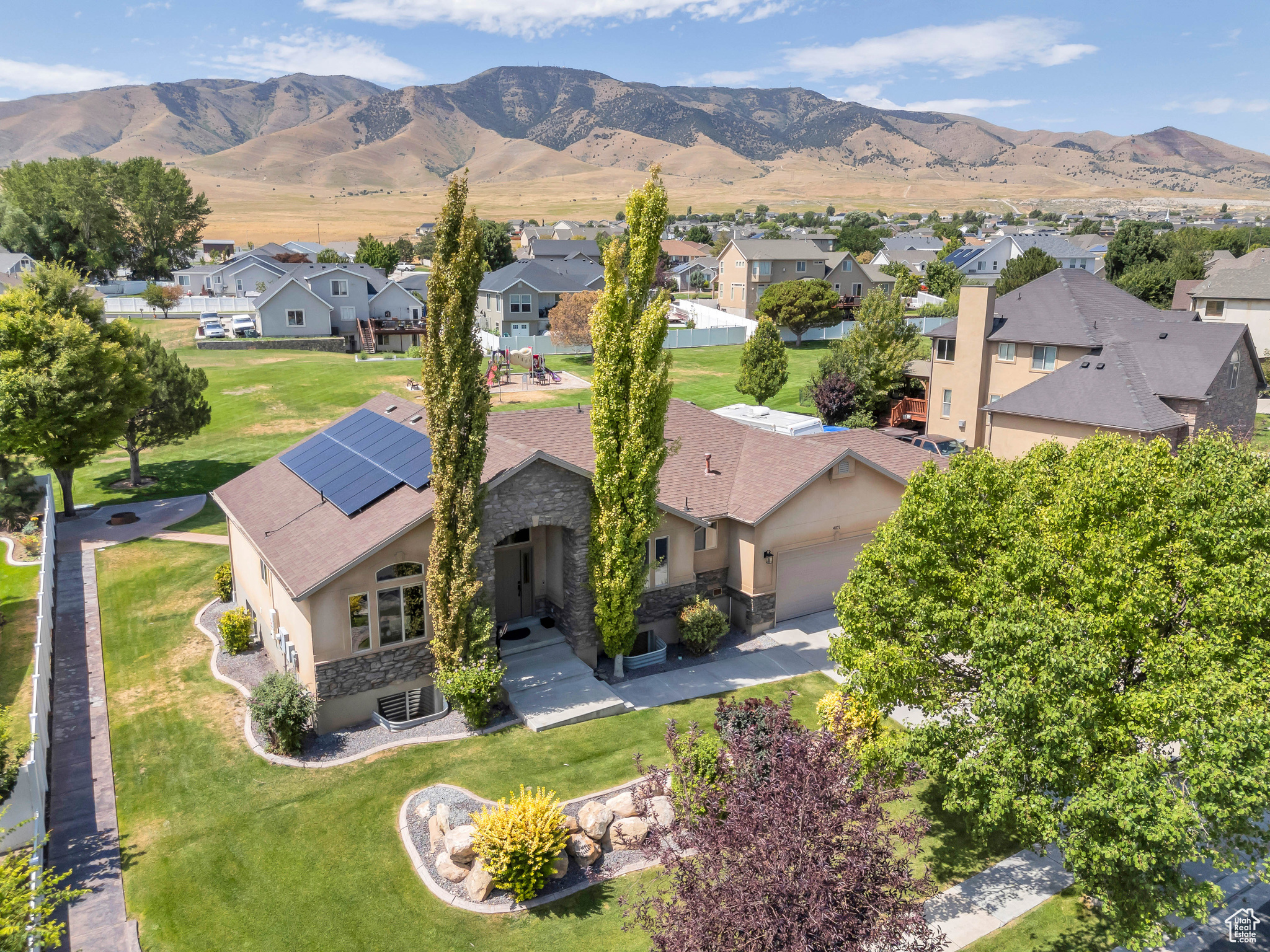 PELICAN BAY - Residential