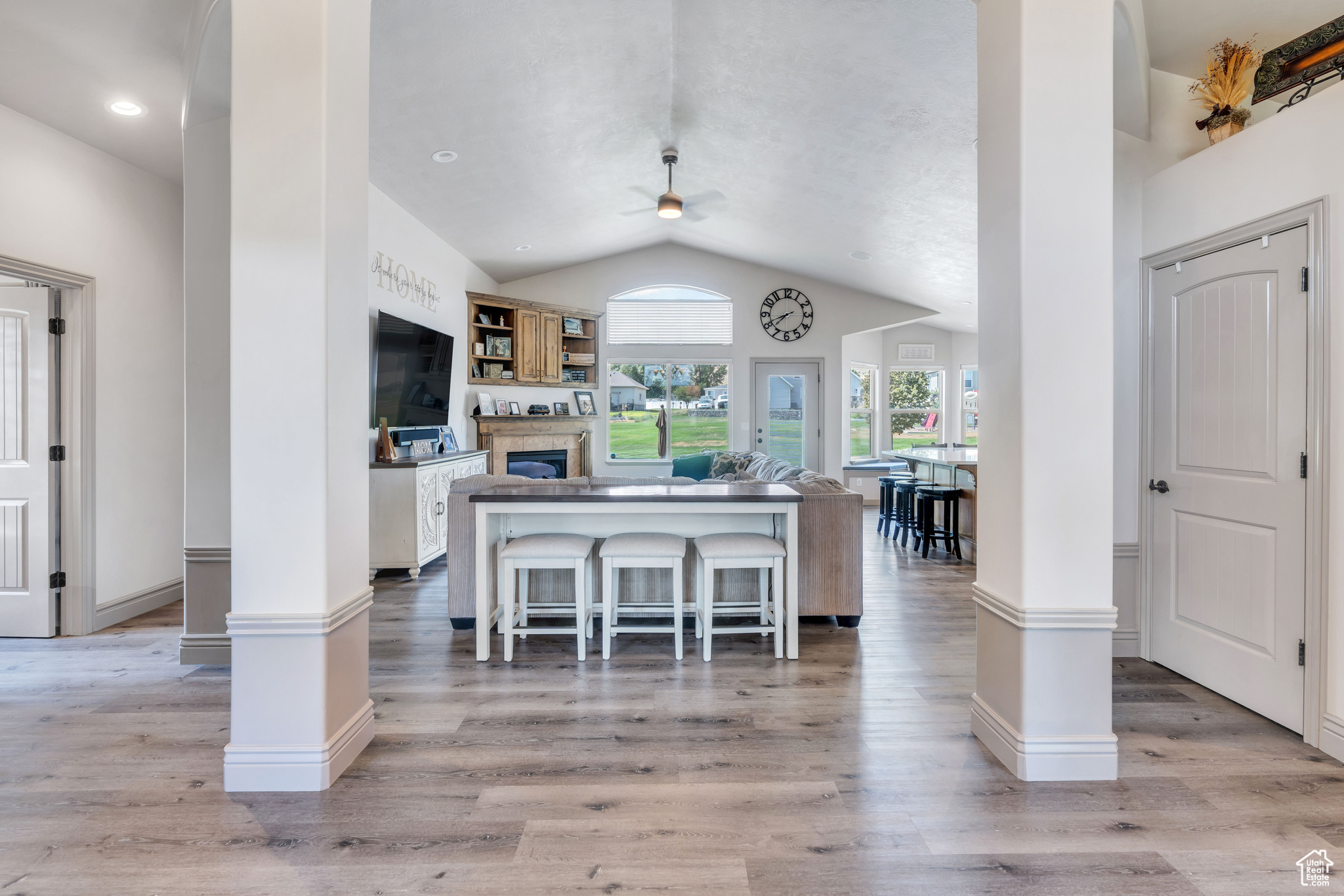 PELICAN BAY - Residential