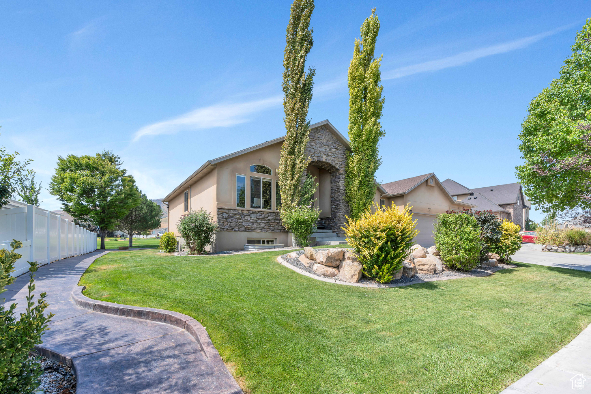 PELICAN BAY - Residential