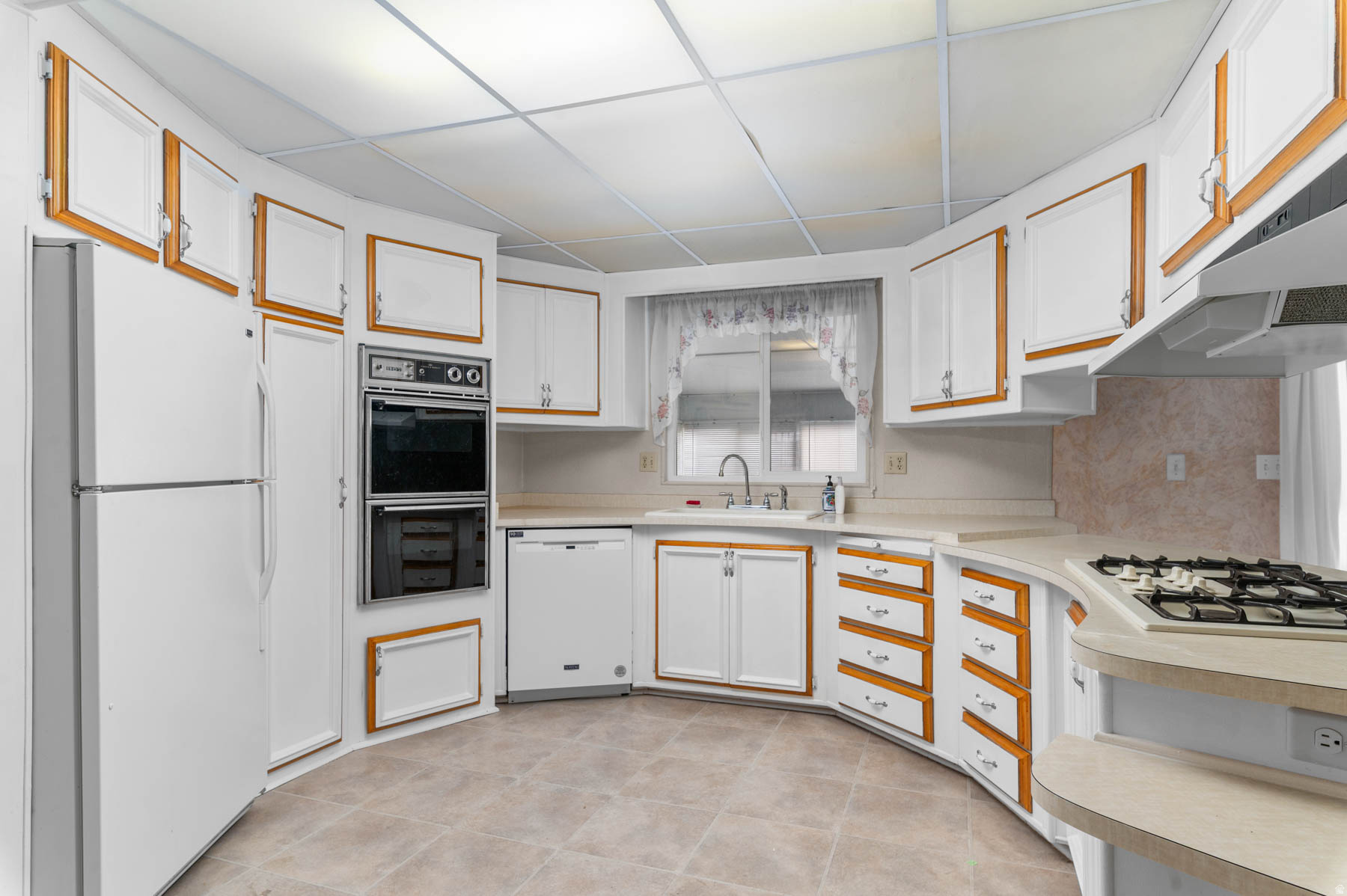 ALTA VIEW ESTATES - Residential