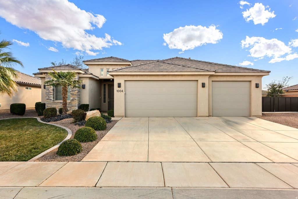 Photo of 1004 E 3800 S, Washington, UT 84780 (MLS # 2138912)