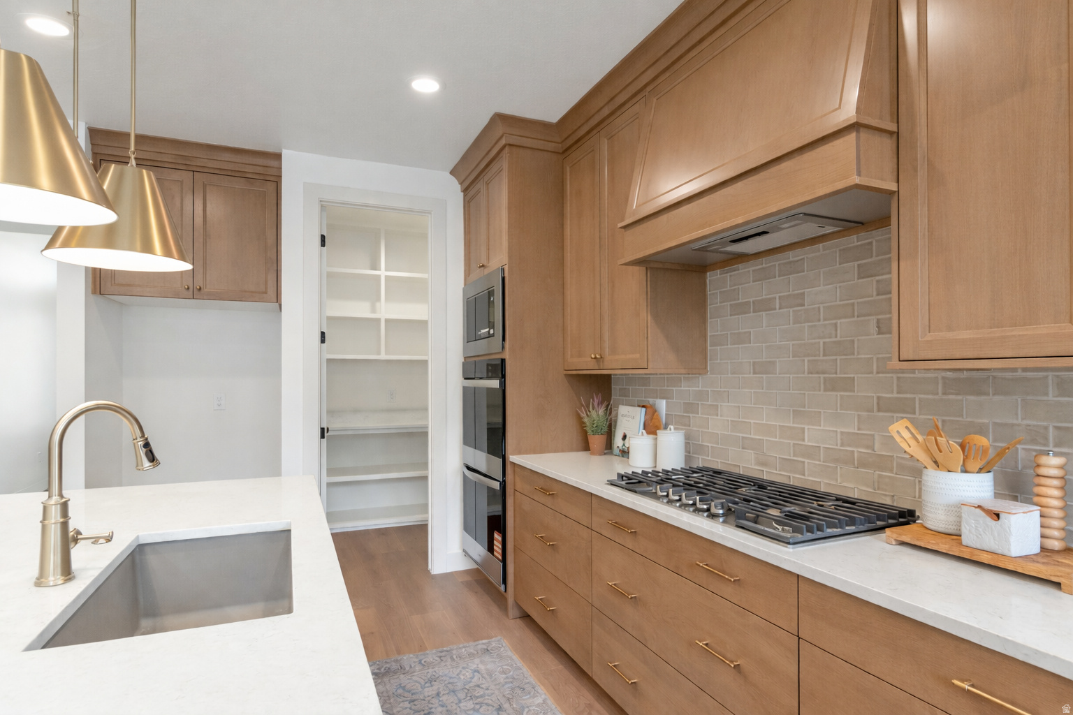 SUMMERHILL LANE - Residential