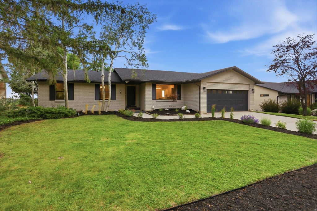 Photo of 8760 S RUSTLER RD, Cottonwood Heights, UT 84093 (MLS # 2168273)