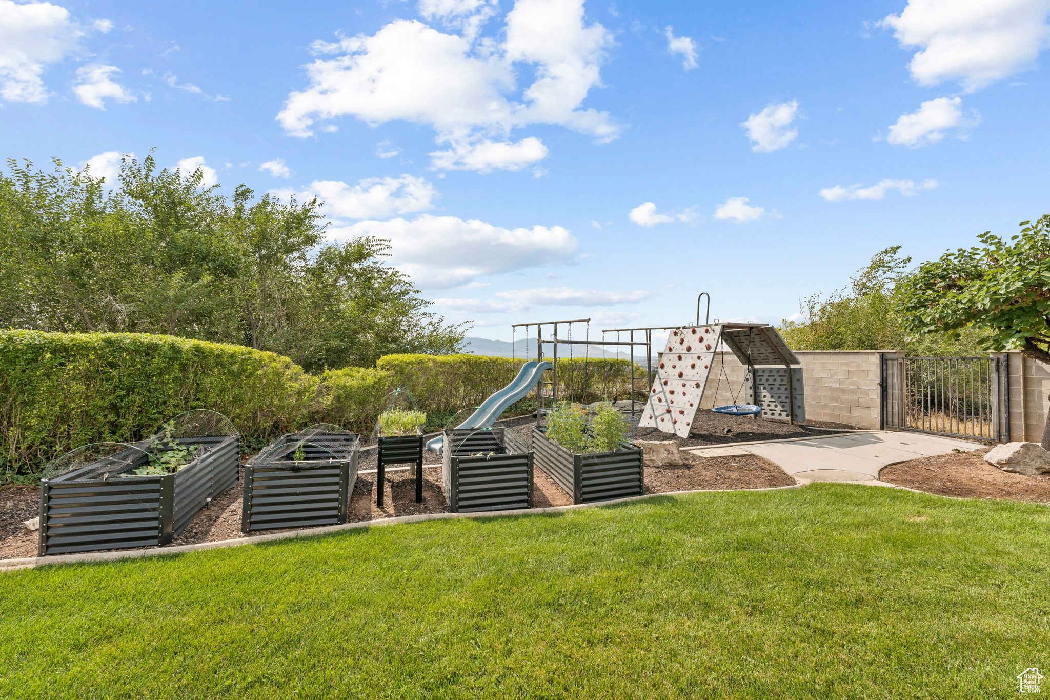BENCH - Residential