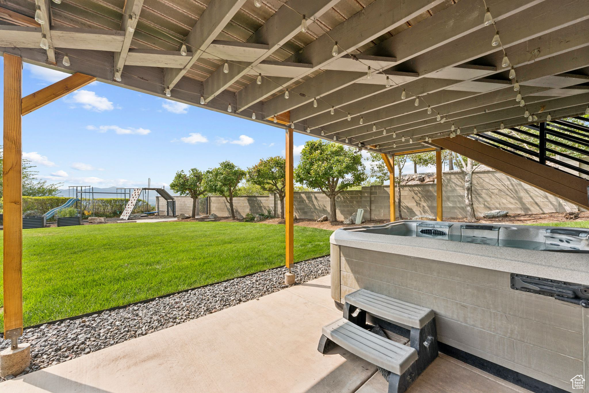 BENCH - Residential