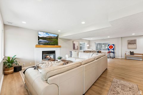 Tiny photo for 2428 S SCENIC DR E, Salt Lake City, UT 84109 (MLS # 2110679)